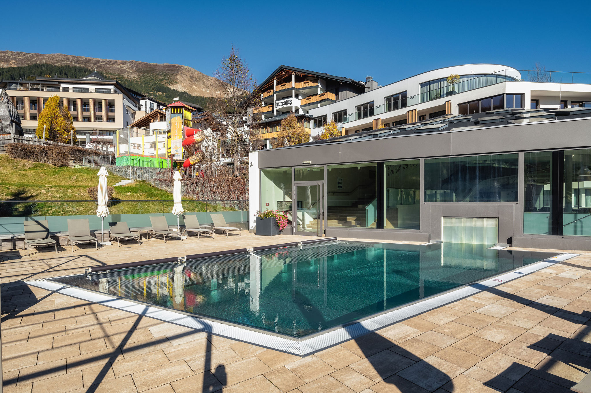 Kinderhotel: Außenpool Familienwasserwelt - Baby- & Kinderhotel Laurentius - Wasser | Wellness