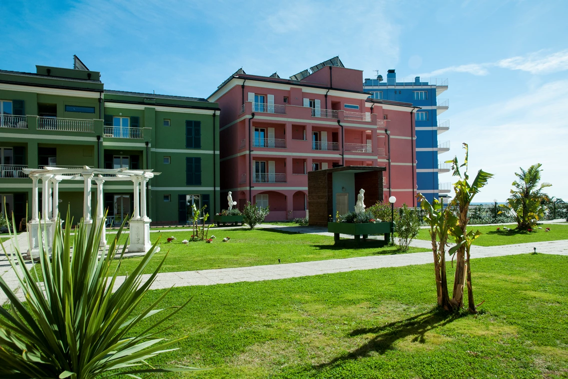 Kinderhotel: Gartenanlage - AI POZZI VILLAGE FAMILY & WELLNESS HOTEL****