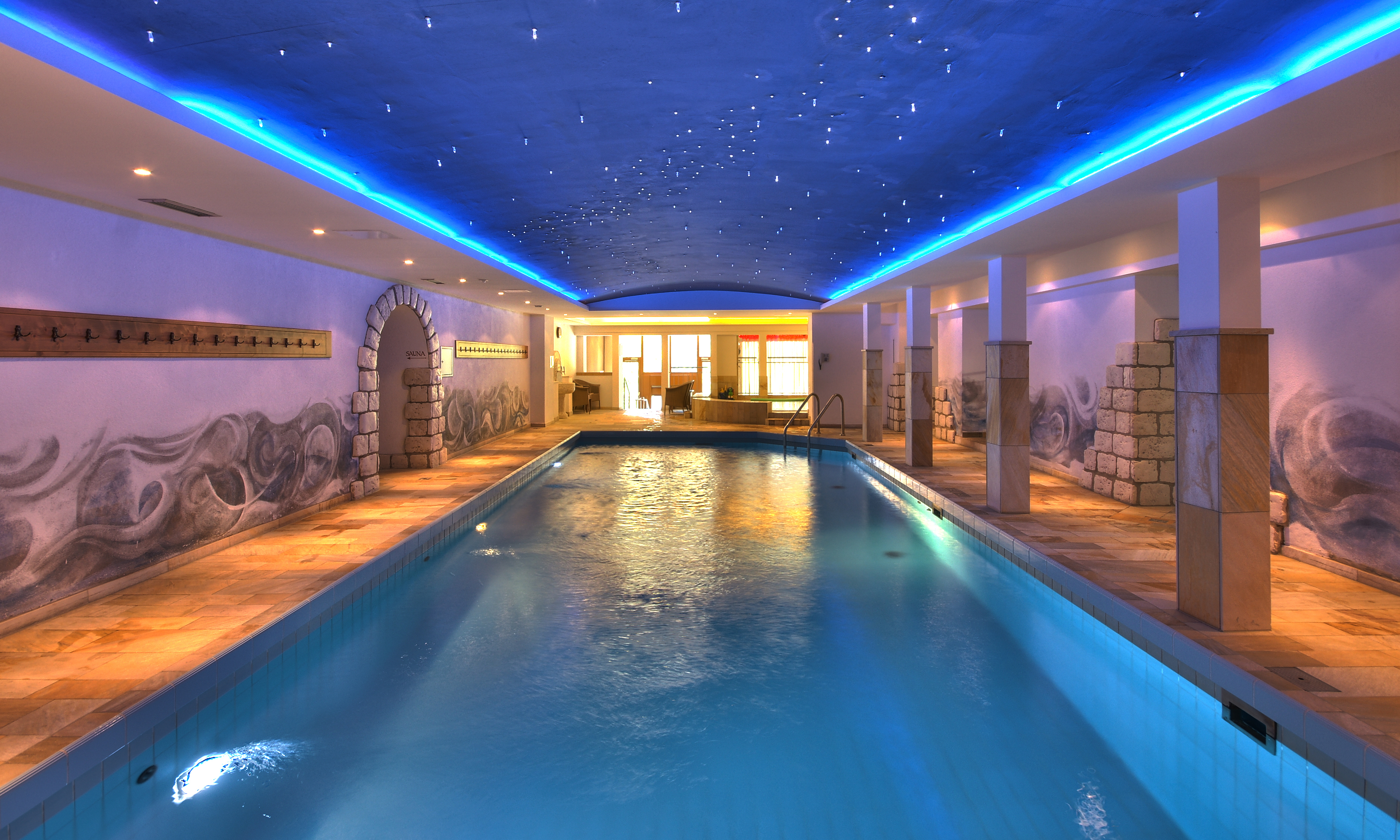 Kinderhotel: Hallenbad Furgler - Furgli Familienhotels - Wasser | Wellness