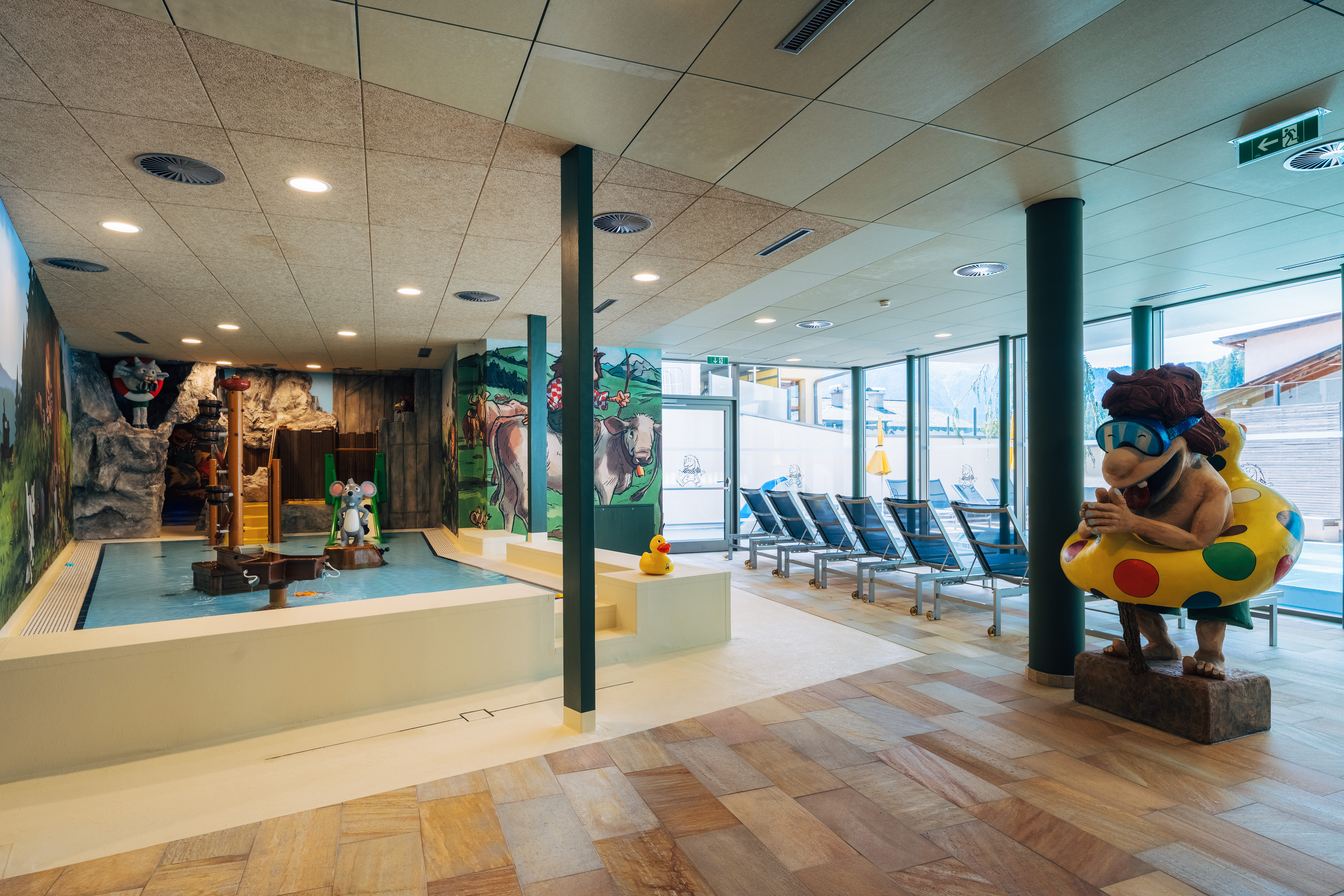 Kinderhotel: Kinderpoolbereich & Furgli mit Schwimmreifen & Liegebereich  - Furgli Familienhotels - Wasser | Wellness