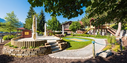 Familienhotel - Umgebungsschwerpunkt: Stadt - hotelexklusiver Spielepark  - Furgli Hotels
