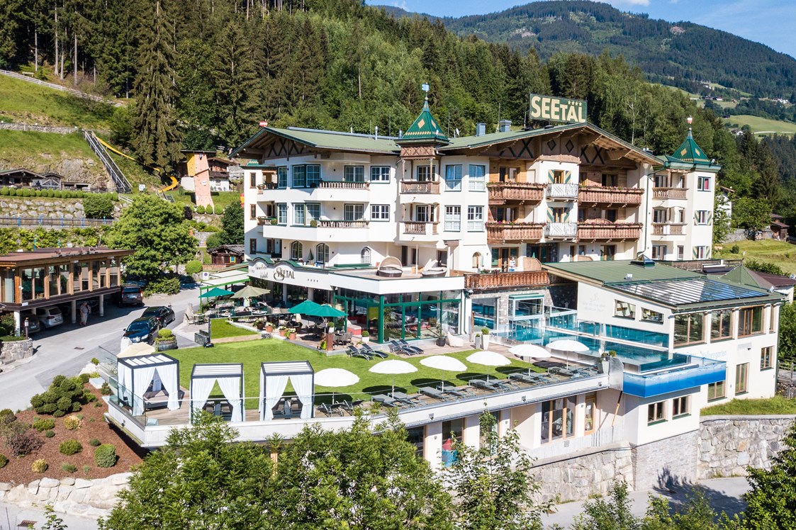 Kinderhotel: Hotel mit traumhafter Ausblick - thronen über dem Zillertal - Alpin Family Resort Seetal