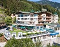 Kinderhotel: Hotel mit traumhafter Ausblick - thronen über dem Zillertal - Alpin Family Resort Seetal