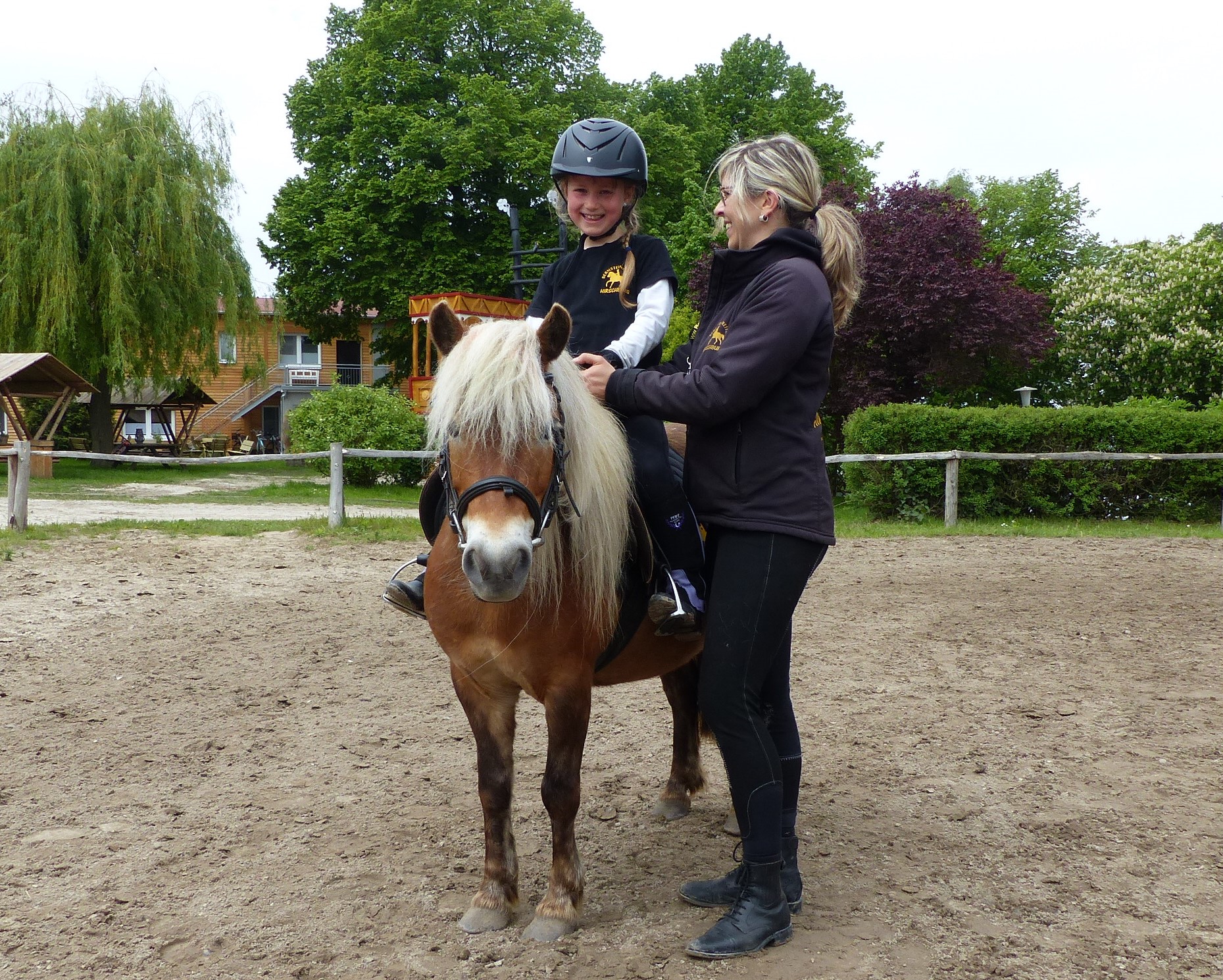 Kinderhotel: Reitunterricht Pony - Bernsteinland Barth
