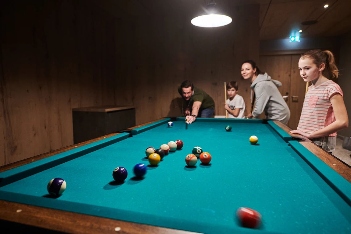 Kinderhotel: Billard spielen - Zugspitz Resort 4*S