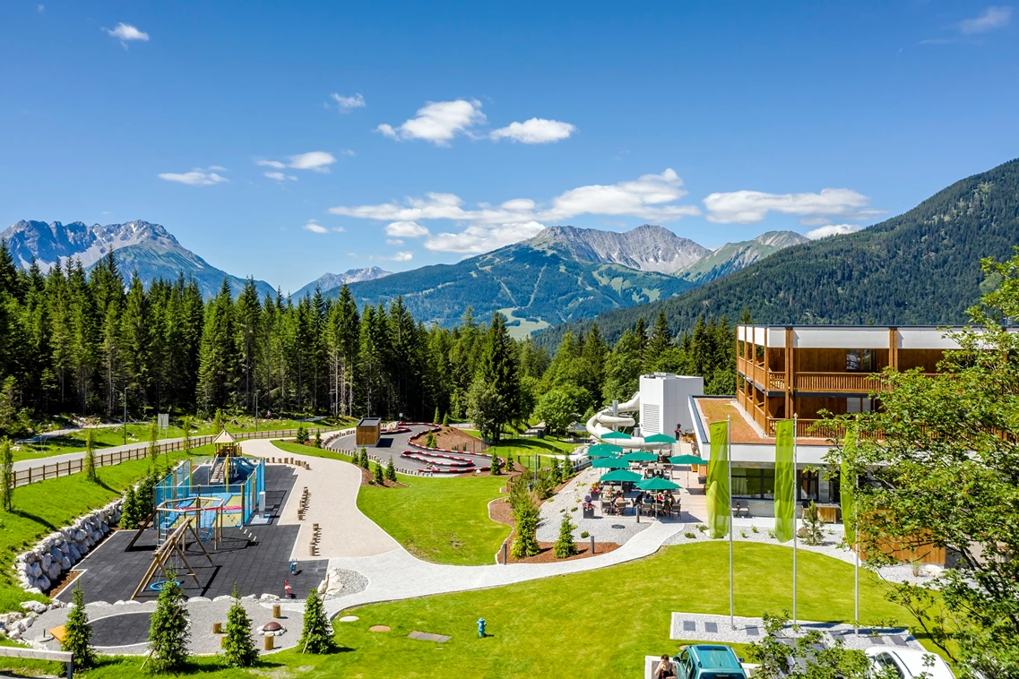 Kinderhotel: Garten - Zugspitz Resort 4*S