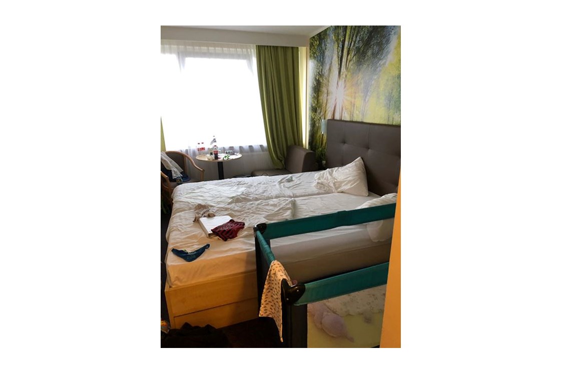 Kinderhotel: sehr kleines Doppelzimmer - AHORN Hotel Am Fichtelberg