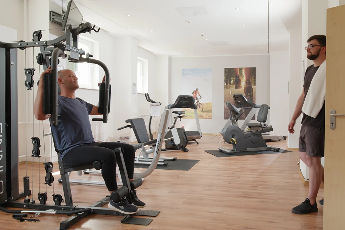 Kinderhotel: Moderner Fitnessraum - AHORN Hotel Am Fichtelberg