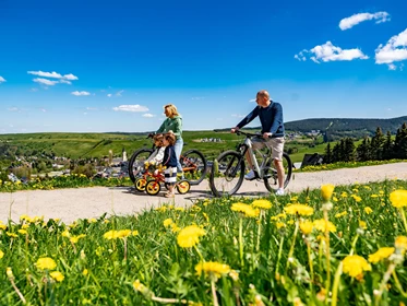 Kinderhotel: Fahrrad fahren - AHORN Hotel Am Fichtelberg