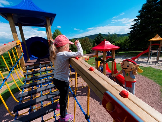 Kinderhotel: Kinderspielplatz - AHORN Berghotel Friedrichroda