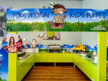 Kinderhotel: YOKI AHORN Kinderbuffet - AHORN Berghotel Friedrichroda