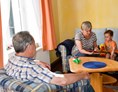 Kinderhotel: Gut Nisdorf ist ideal für den Oma, Opa, Enkel Urlaub - Bio Kinder- & Familienhotel Gut Nisdorf