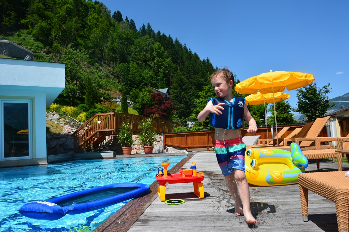 Kinderhotel: Spass am Pool - Familien- und Sportresort Alpenblick