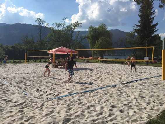 Kinderhotel: Beach Volleyball im Sommer - Familien- und Sportresort Alpenblick