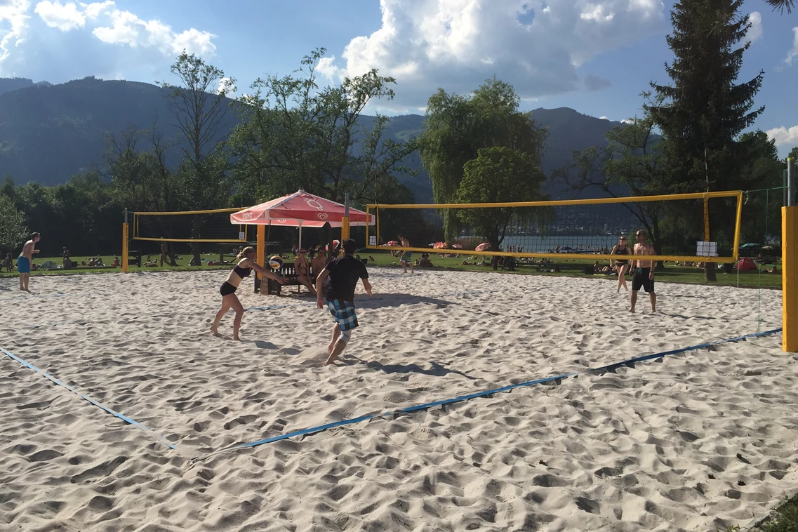 Kinderhotel: Beach Volleyball im Sommer - Familien- und Sportresort Alpenblick