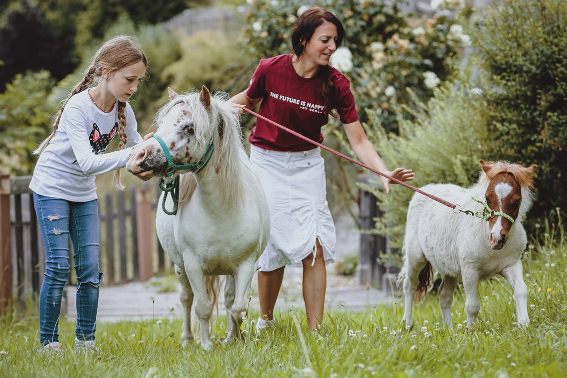 Kinderhotel: Sportresort Alpenblick Kinderspass Pony - Familien- und Sportresort Alpenblick