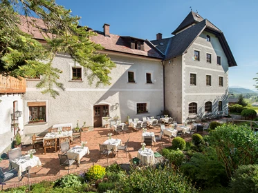 Kinderhotel: Frühstücks-Terrasse Schloss Thannegg - Schloss Thannegg Ferienwohnung und Zimmer