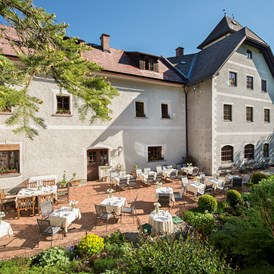 Kinderhotel: Frühstücks-Terrasse Schloss Thannegg - Schloss Thannegg Ferienwohnung und Zimmer