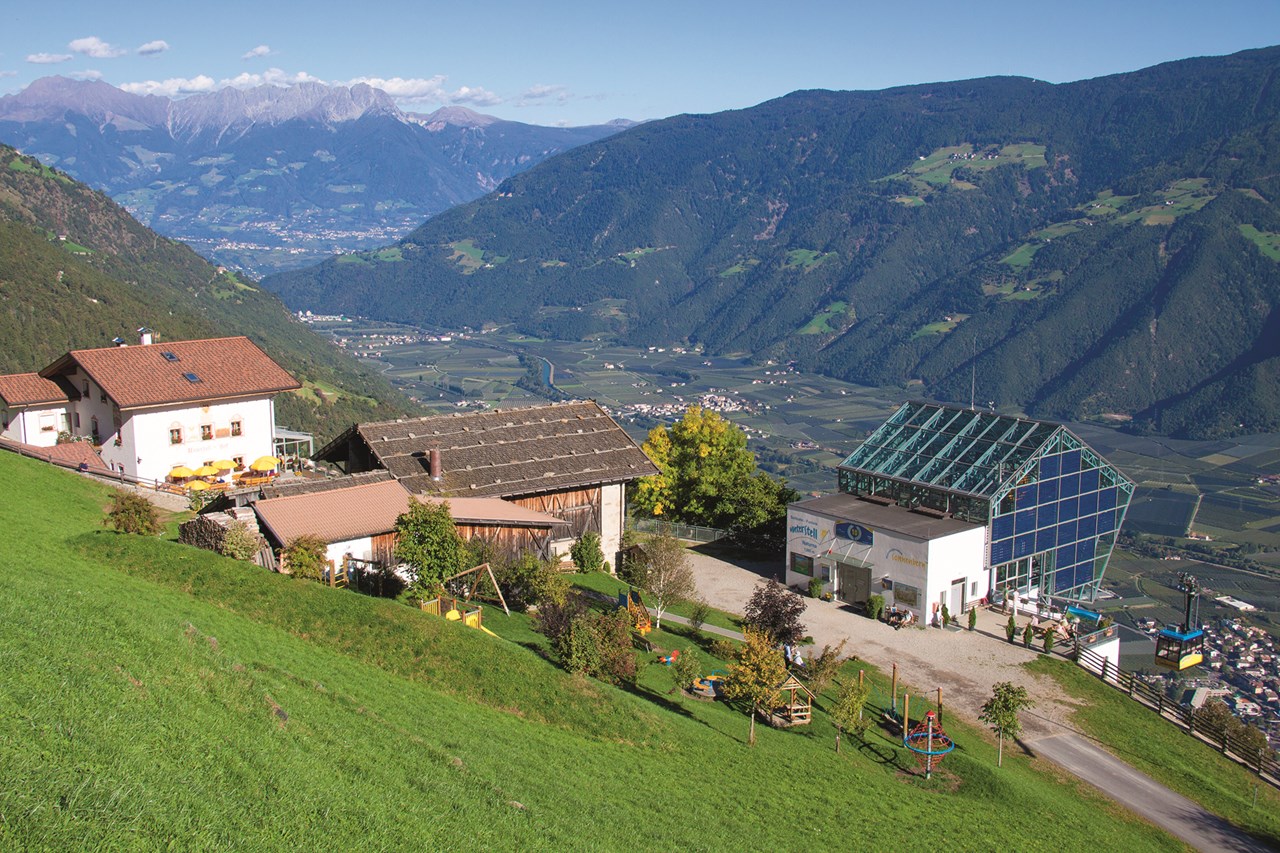 Familien-Wellness Residence Tyrol Ausflugsziele Unterstellseilbahn Naturns