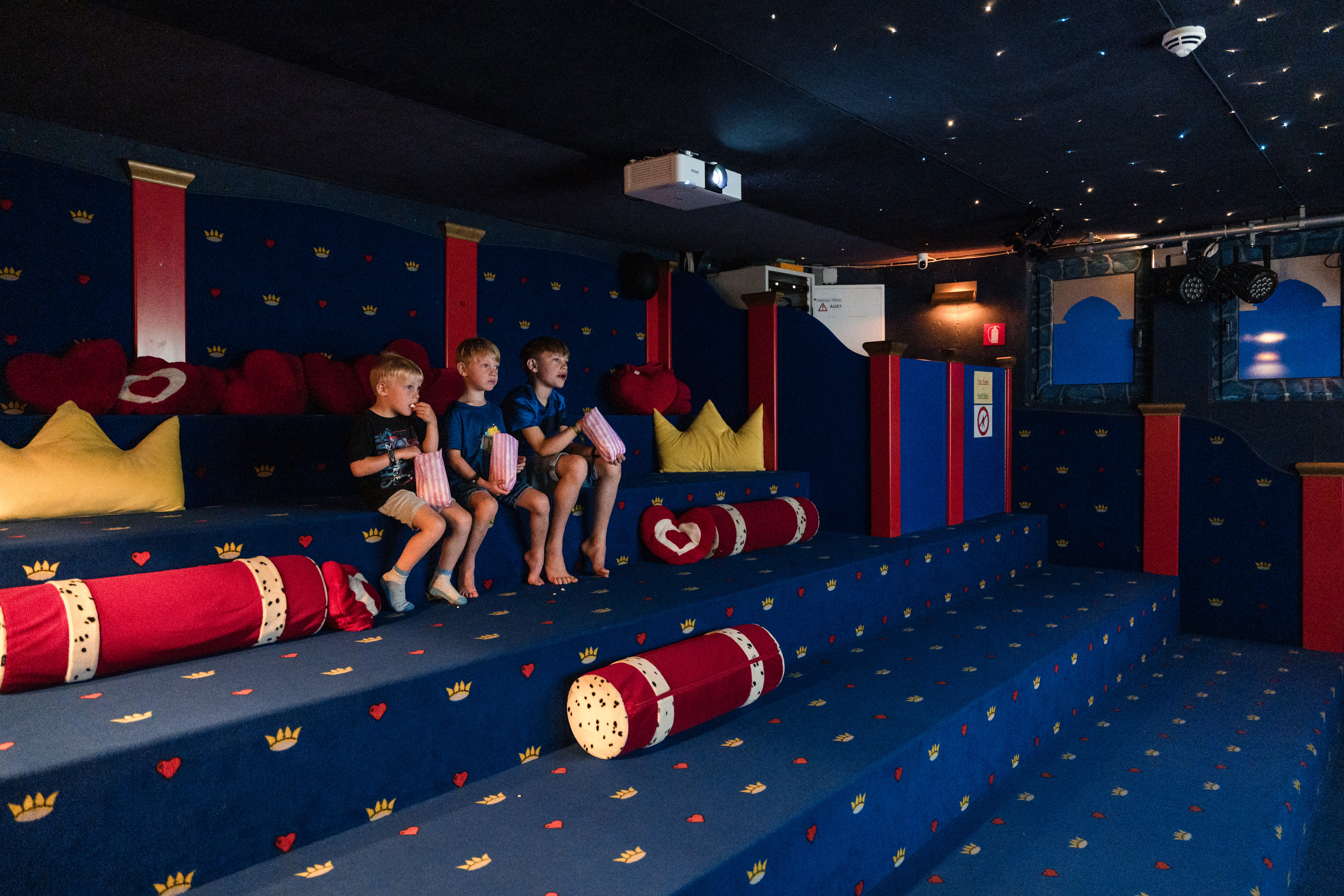 Kinderhotel: Kino - TYROL family retreat - Spielen | Entdecken