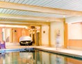 Familienhotel: Indoor-Pool - Familienhotel Hinteregger