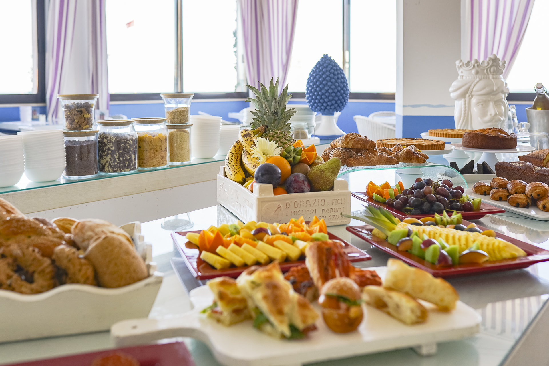 Familienhotel - Verpflegung: Vollpension - Italien - Frühstück vom Feinsten, am Buffet, mit Meerblick oder am Pool - UNA Hotel Imperial Sport
