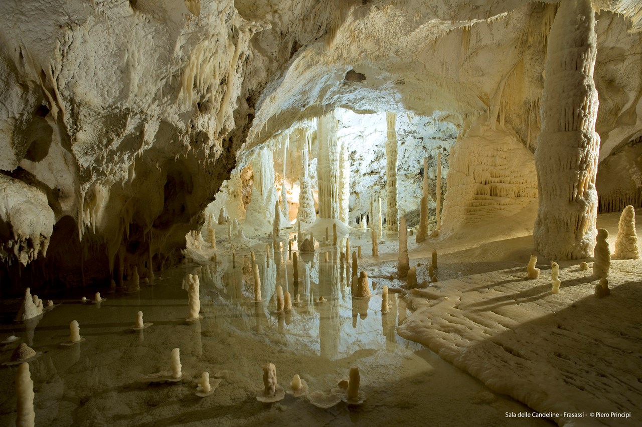 UNA Hotel Imperial Sport Ausflugsziele Frasassi Grotten