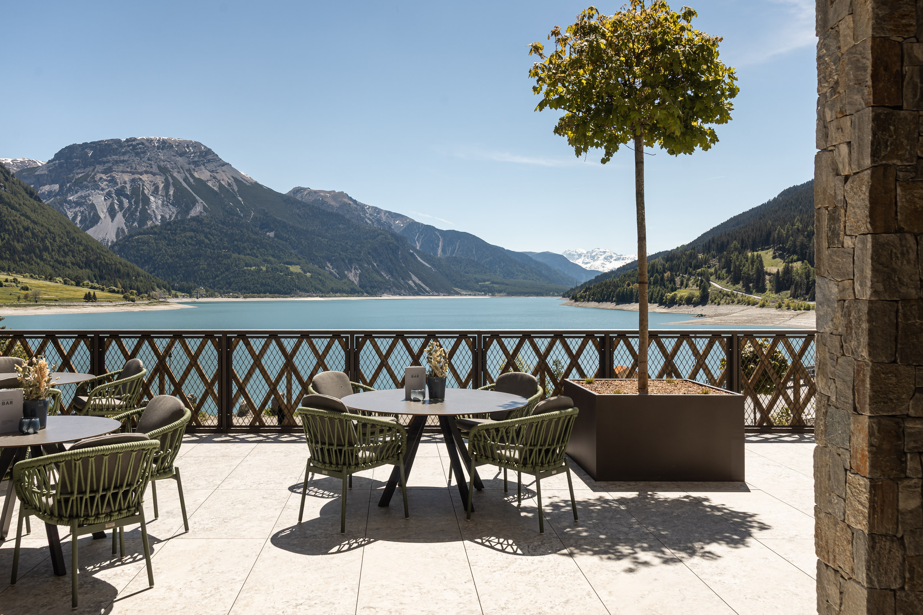 Kinderhotel: Panoramablick auf den Reschensee  - DAS GERSTL Family Retreat