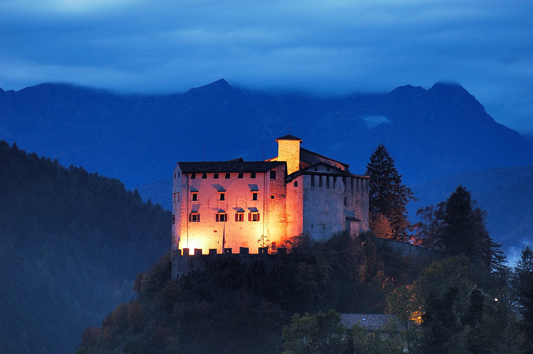 Hotel Miravalle Ausflugsziele Stenico Schloss
