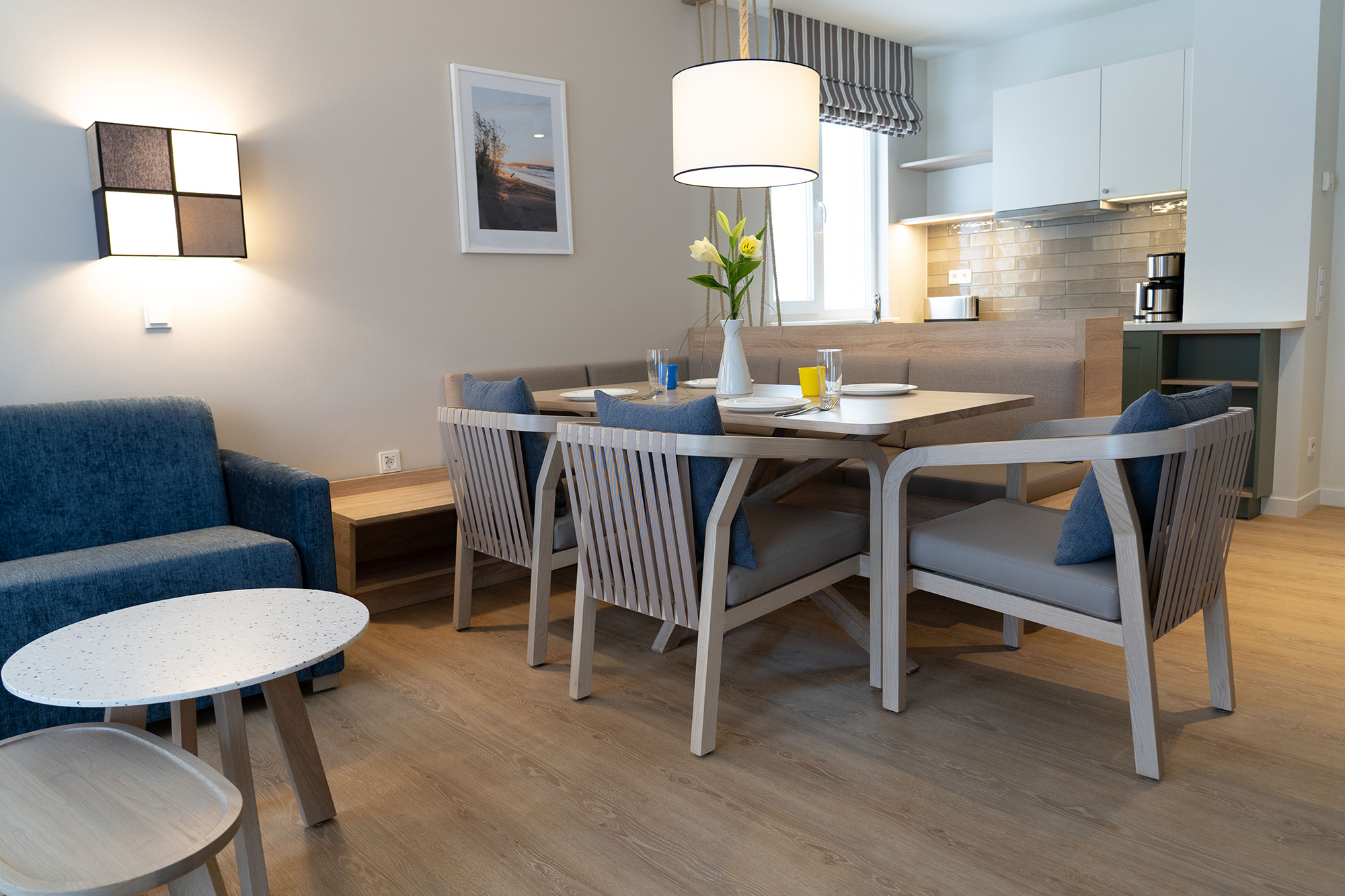 Familienhotel - Hallenbad - Region Schwerin - Wohnzimmer der Apartments - BEECH Resort Boltenhagen