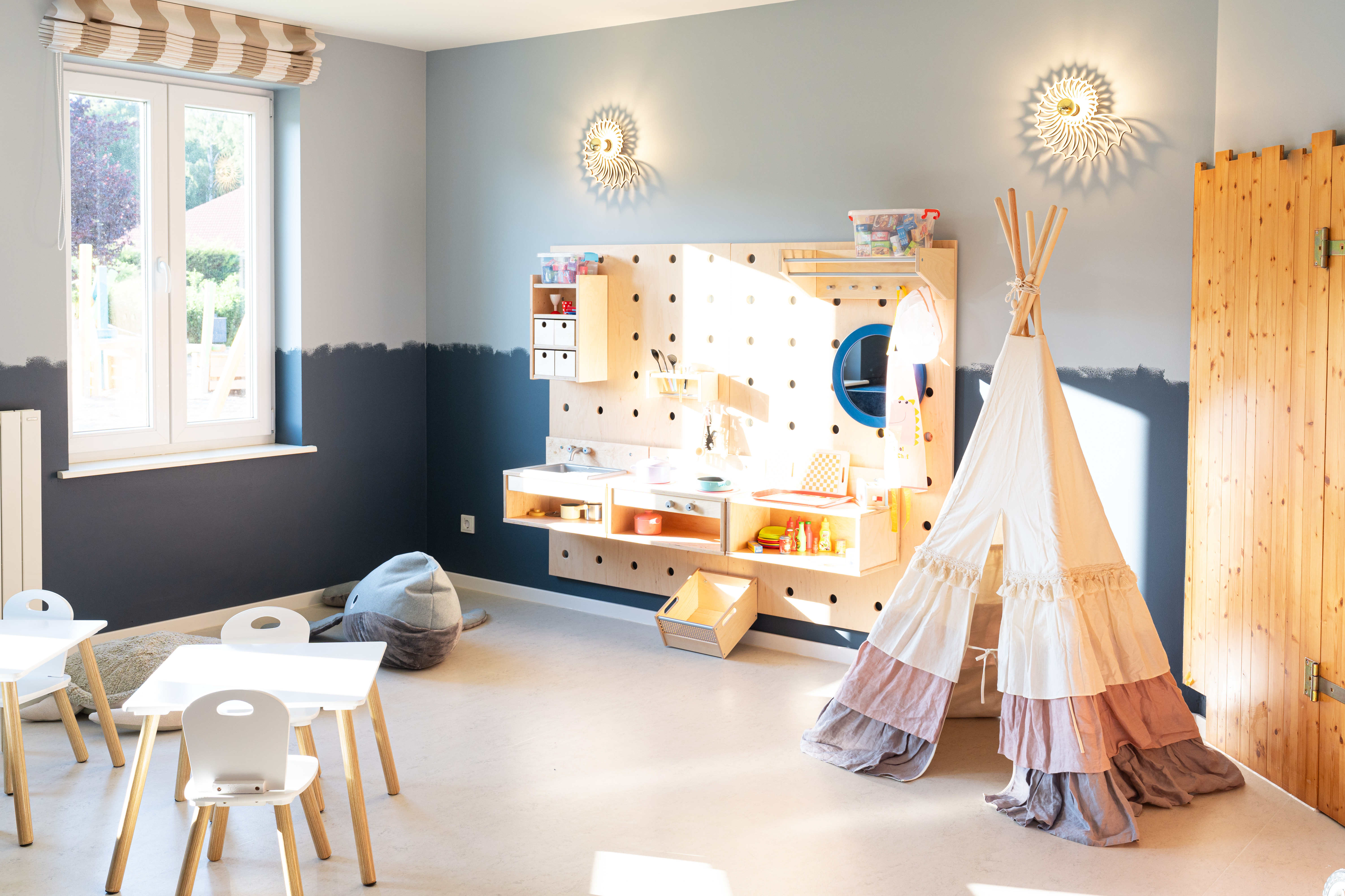 Kinderhotel: Spielecke im Kinderclub - BEECH Resort Boltenhagen