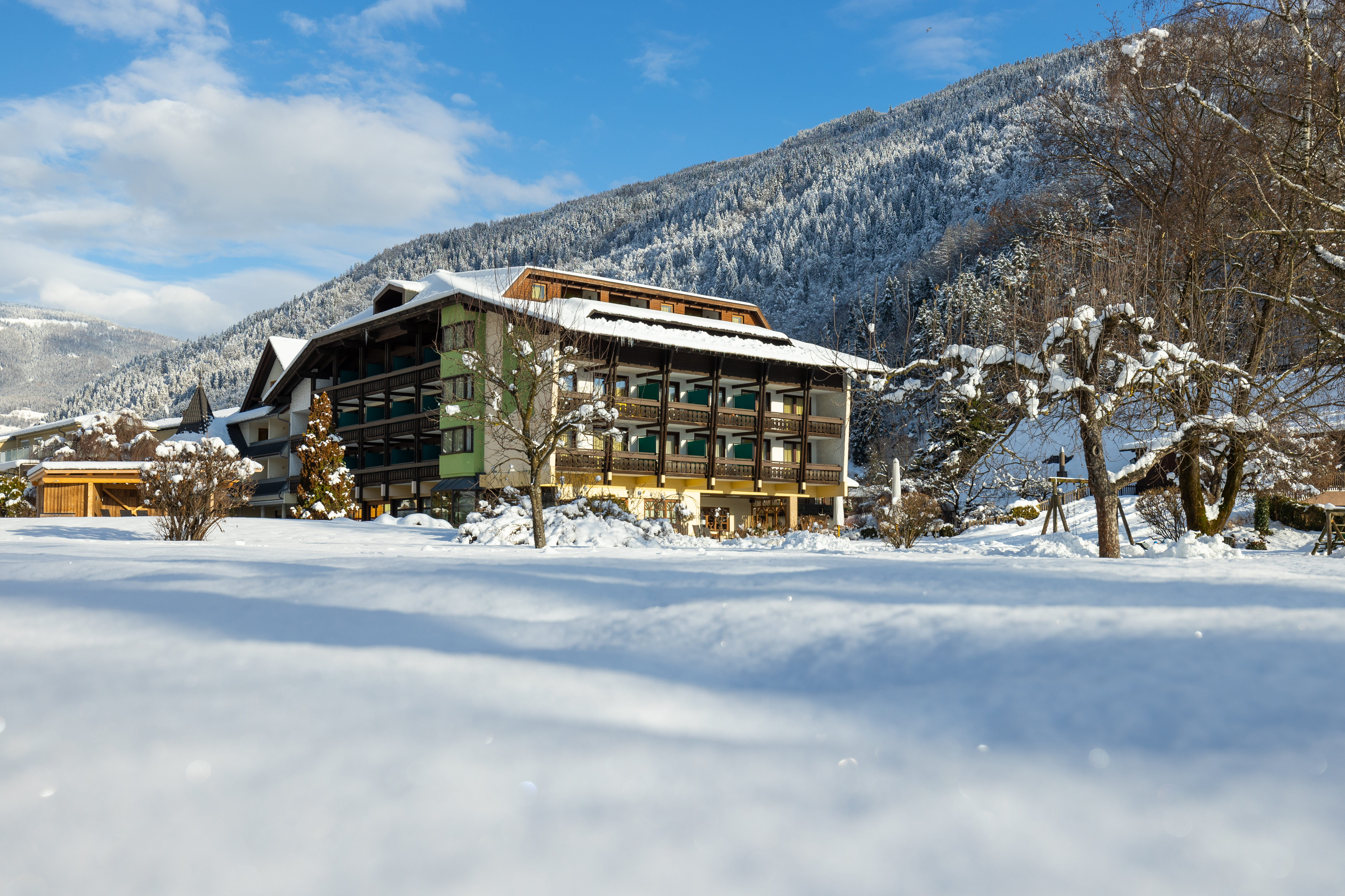 Kinderhotel: Winteransicht - Familiengut Hotel Burgstaller