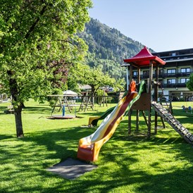 Kinderhotel: Kinderspielplatz - Familiengut Hotel Burgstaller