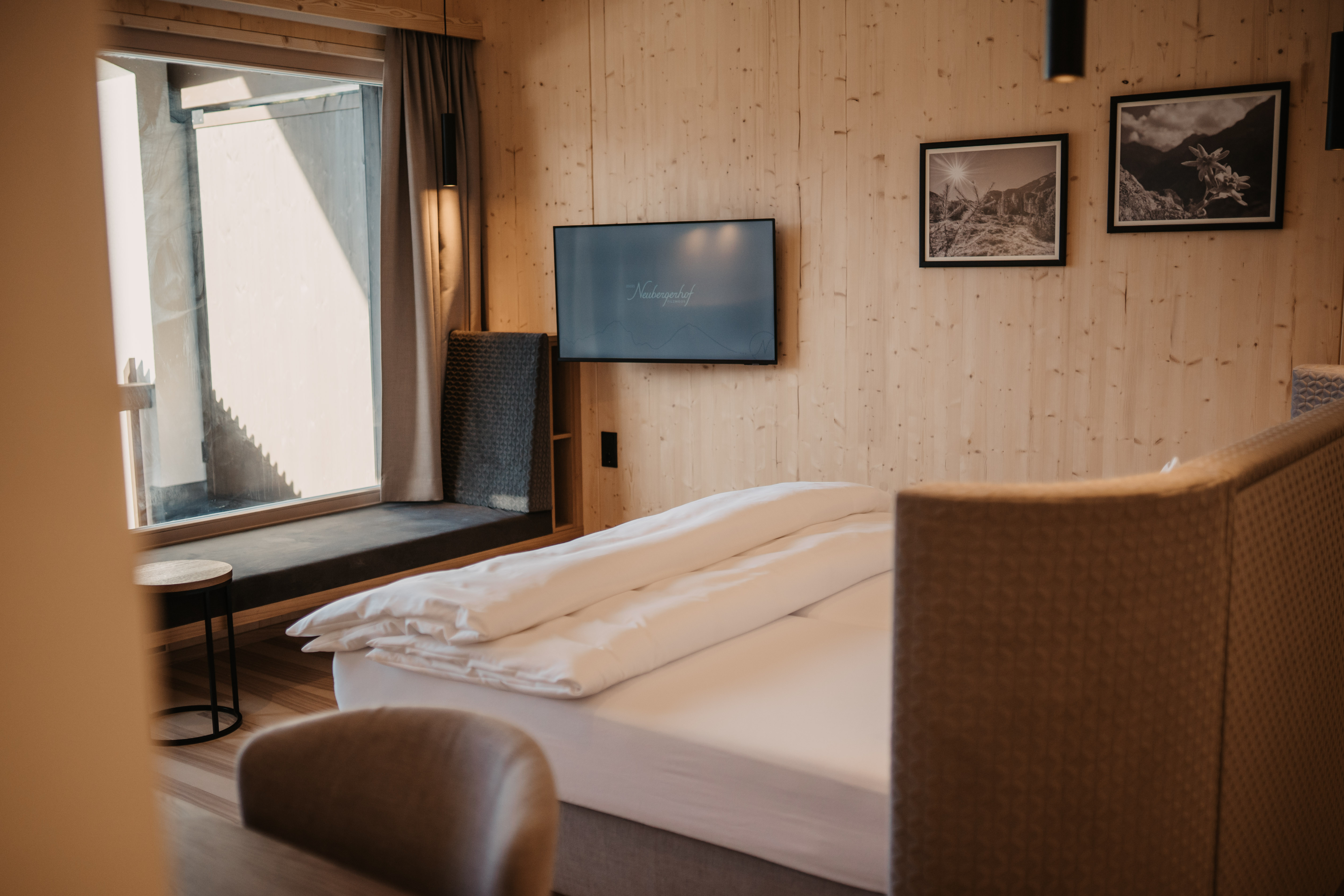 Kinderhotel: Doppelzimmer Bergwiese
30 m²
2-2 Gäste - Hotel …mein Neubergerhof****