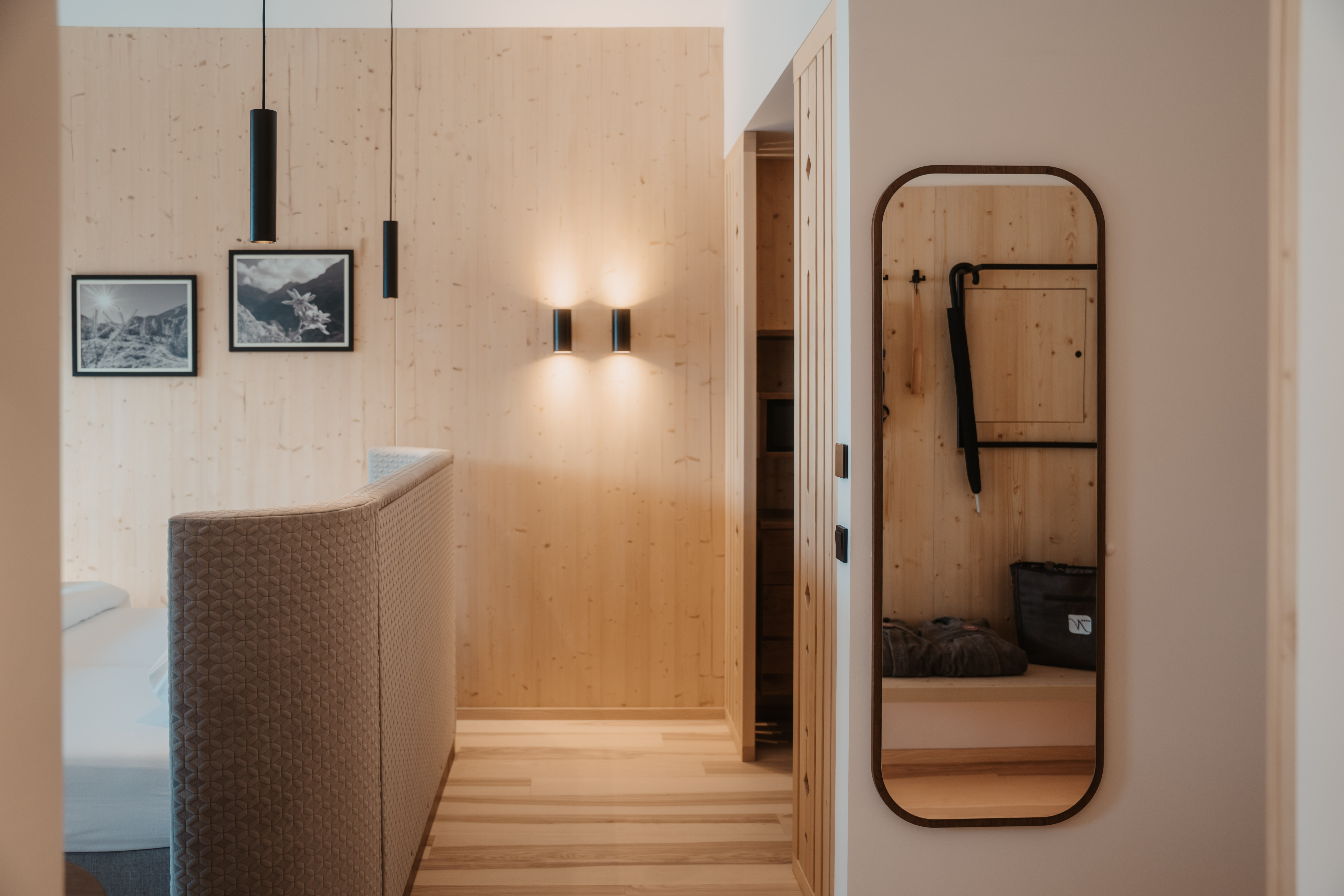 Kinderhotel: Doppelzimmer Bergwiese
30 m²
2-2 Gäste - Hotel …mein Neubergerhof****