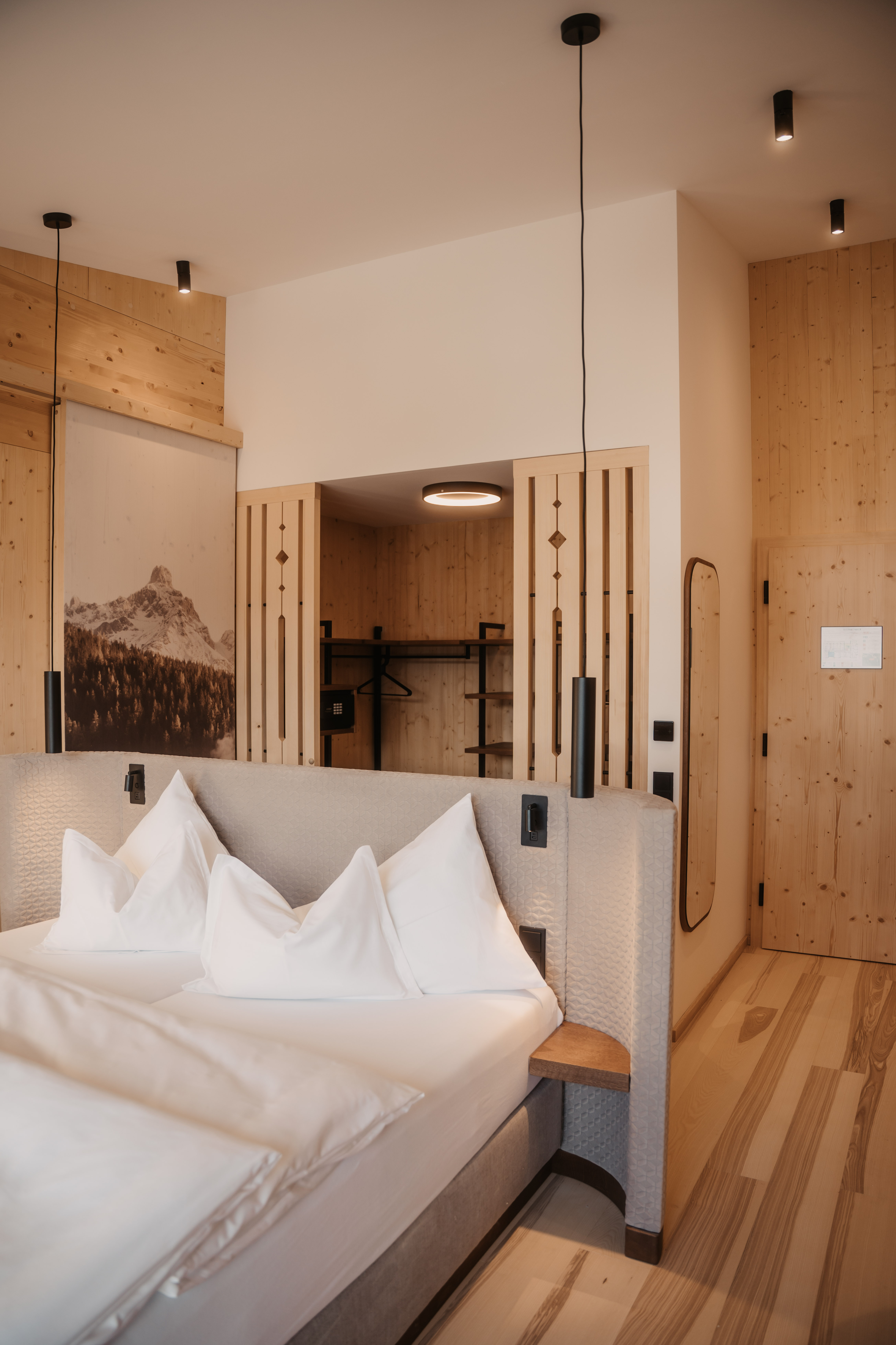 Kinderhotel: Doppelzimmer Bergwiese
30 m²
2-2 Gäste - Hotel …mein Neubergerhof****