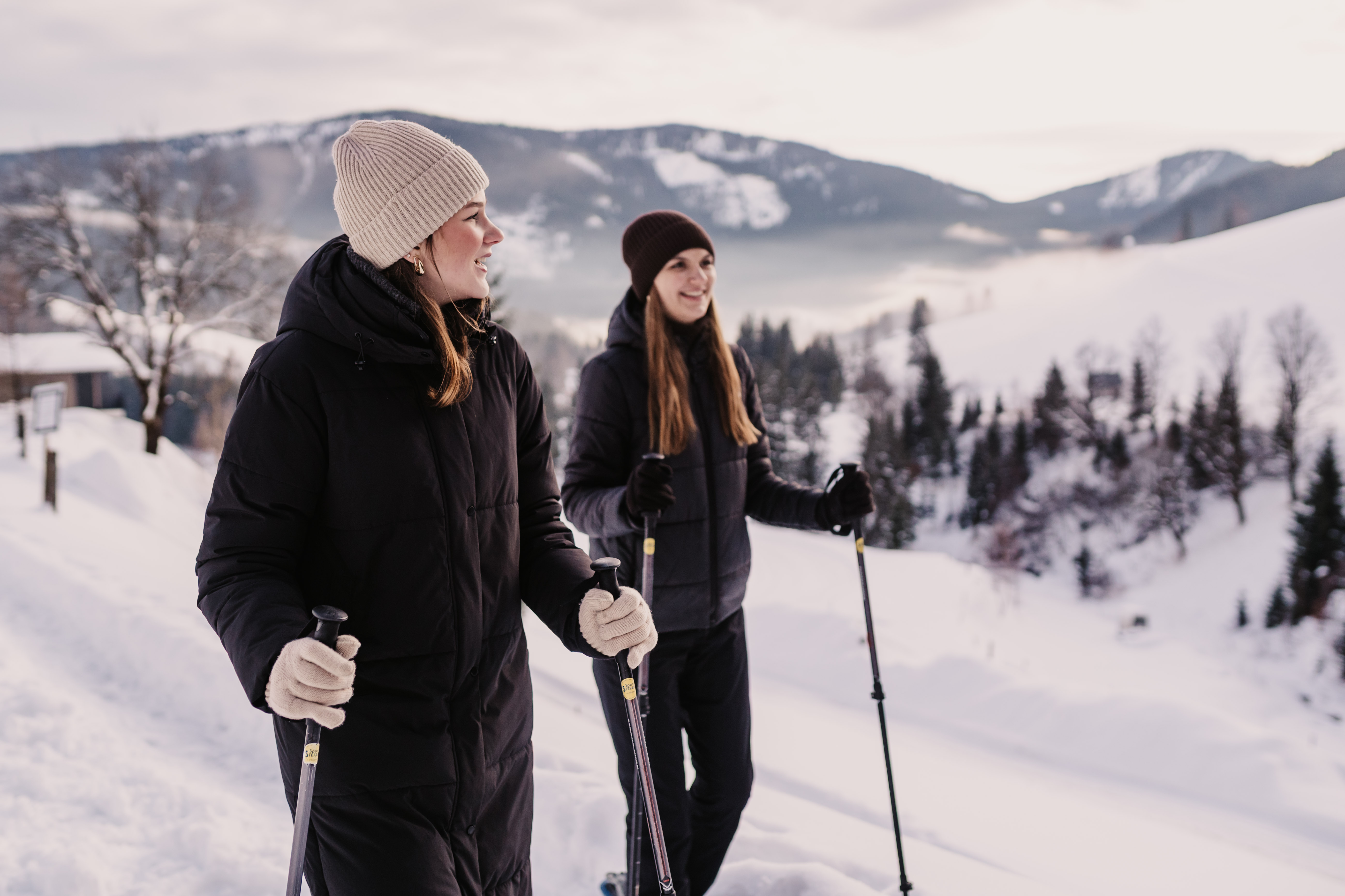 Kinderhotel: Schneeschuhwanderung - Hotel …mein Neubergerhof****