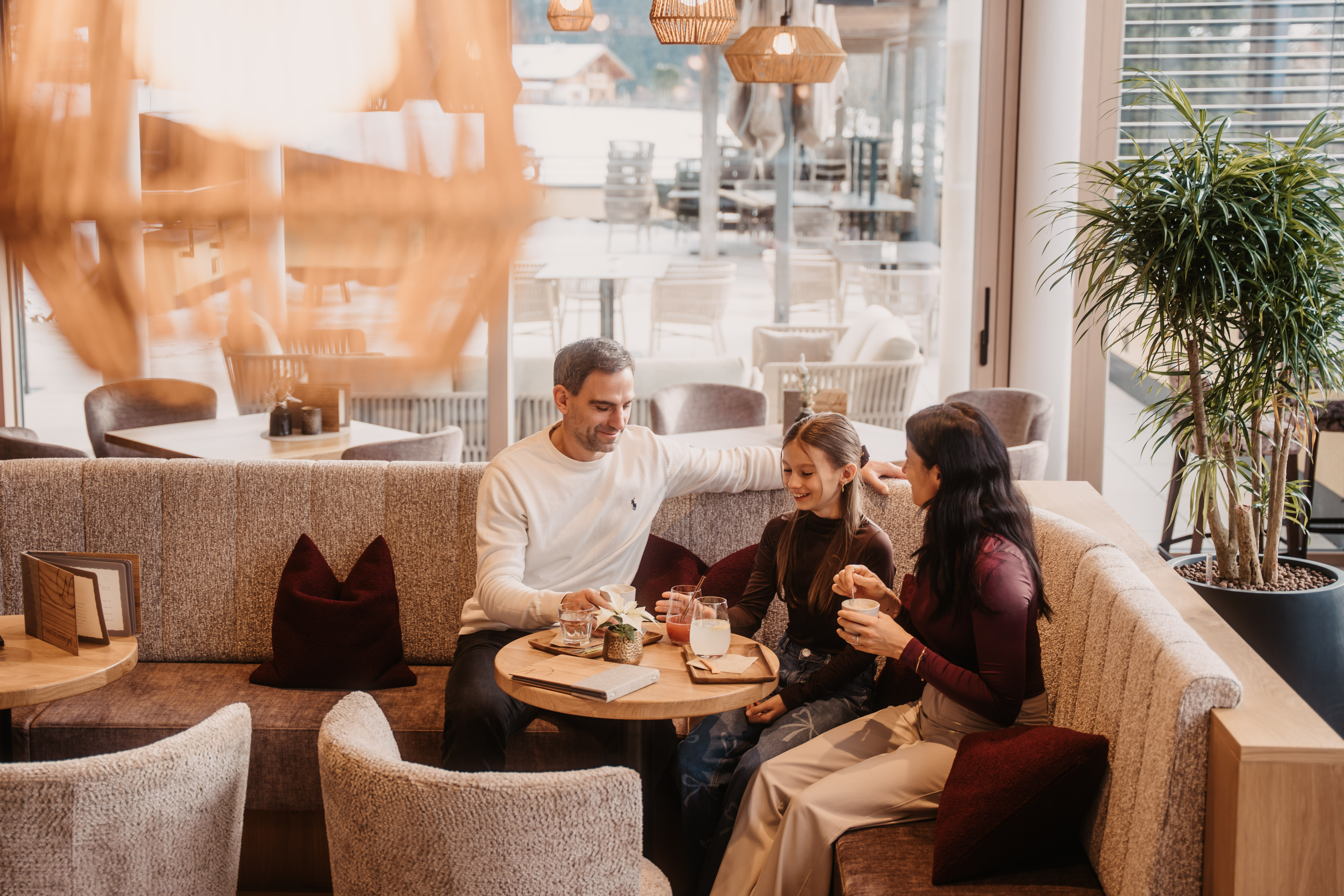 Kinderhotel: Ankommen, zurücklehnen und den Abend bei einem guten Drink genießen. - Hotel …mein Neubergerhof****