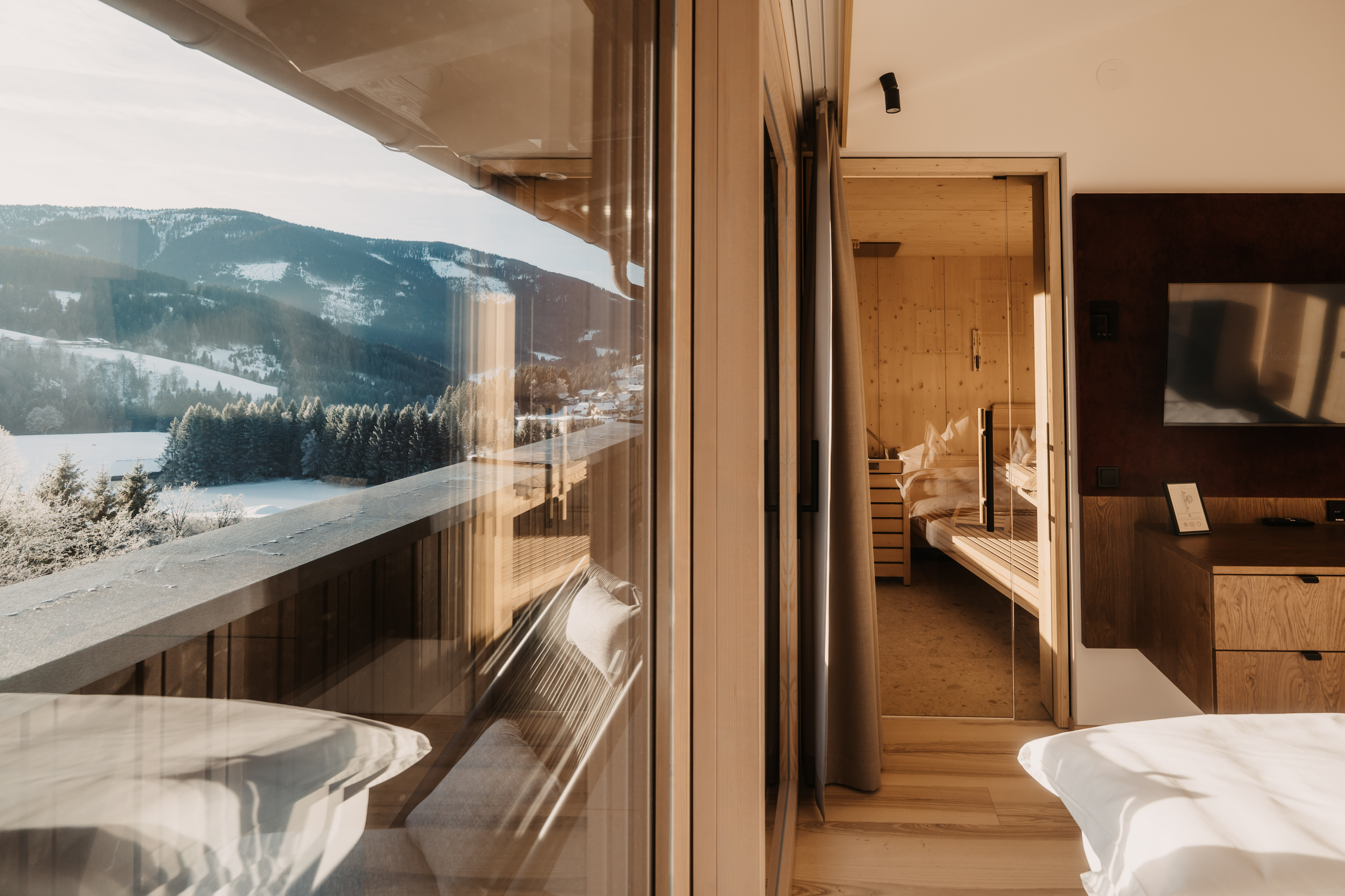 Kinderhotel: Top Suite über den Wolken
60 m²
4-5 Gäste - Hotel …mein Neubergerhof****S - Wohnen | Schlafen