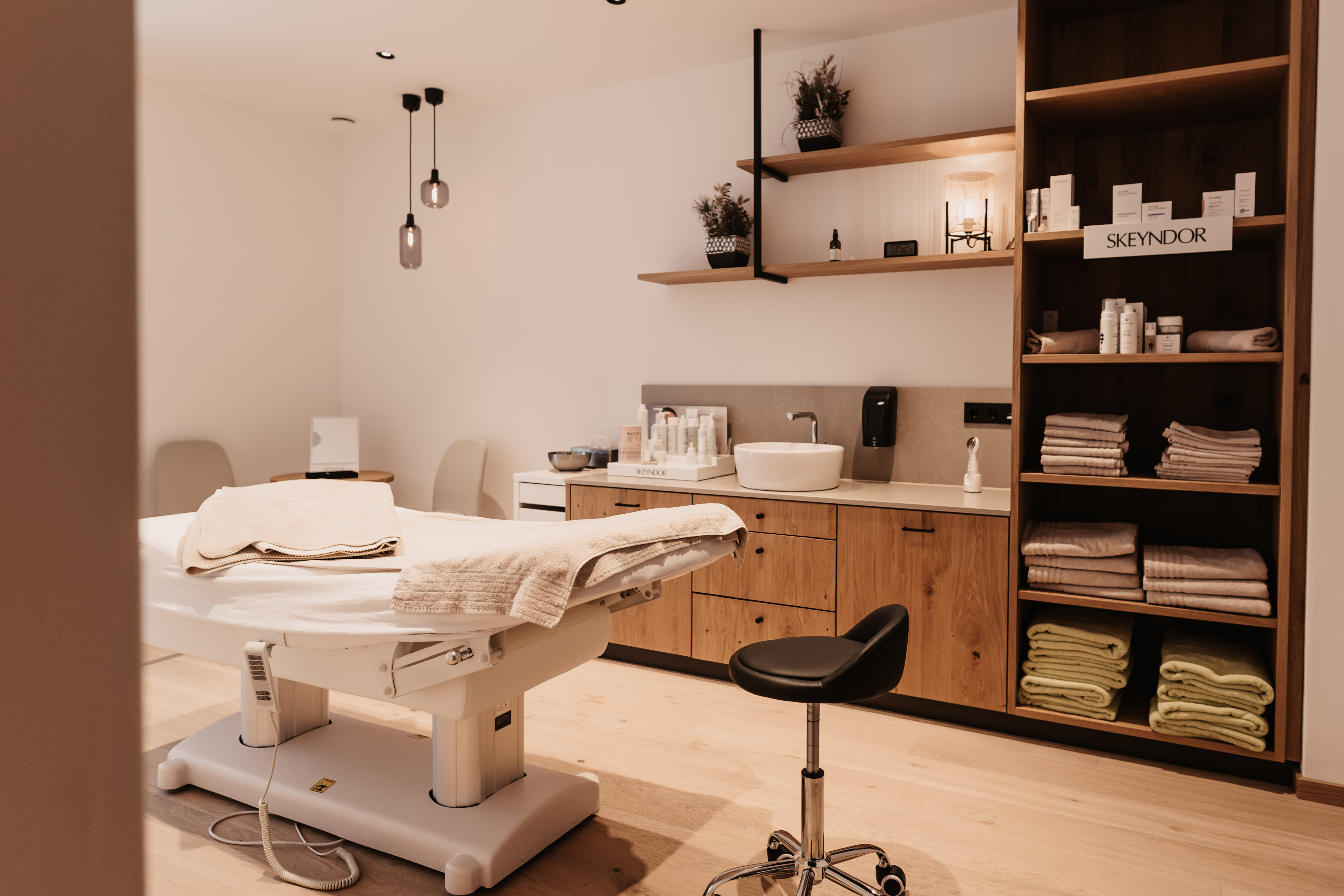 Kinderhotel: Kosmetik & Massage - Hotel …mein Neubergerhof****S