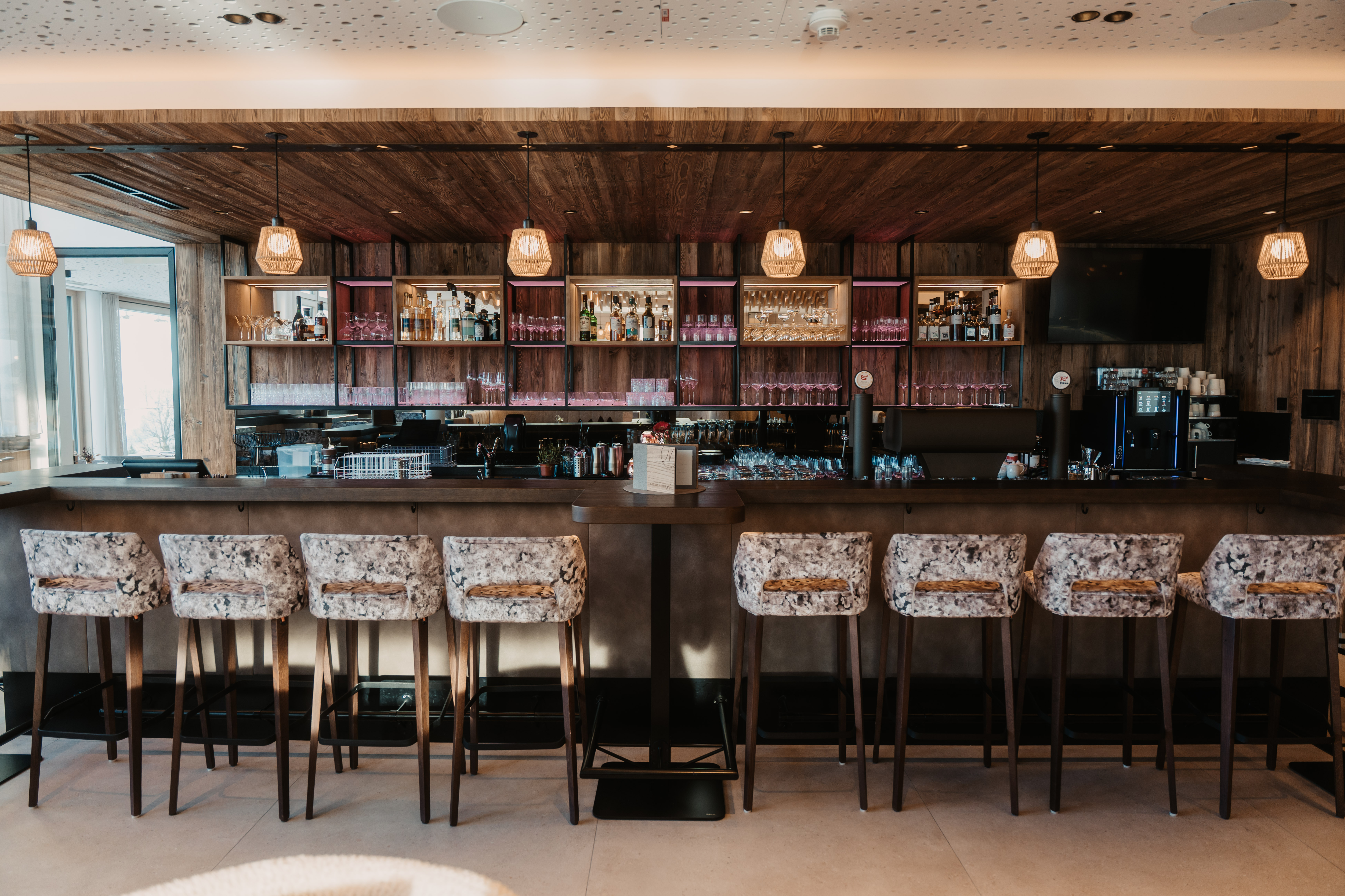 Kinderhotel: Gemütliche Hotelbar in Filzmoos im Hotel Neubergerhof - Hotel …mein Neubergerhof****S