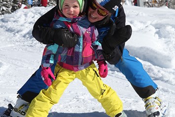 Kinderhotel: Ich lerne Skifahren - Almfamilyhotel Scherer****s - Familotel Osttirol