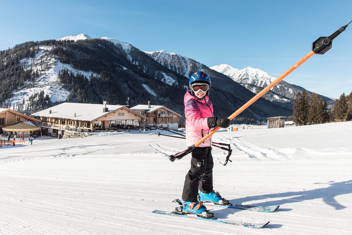 Kinderhotel: Skifahren bis vor die Hoteltür - Almfamilyhotel Scherer****s - Familotel Osttirol