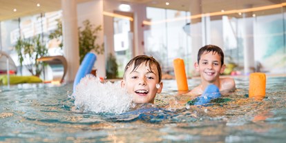Familienhotel - Umgebungsschwerpunkt: Fluss - Schwimmschule auf Anfrage - Almfamilyhotel Scherer****s - Familotel Osttirol