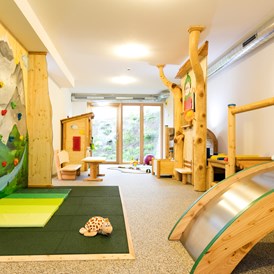 Kinderhotel: Indoor-Spielraum - Almfamilyhotel Scherer****s - Familotel Osttirol