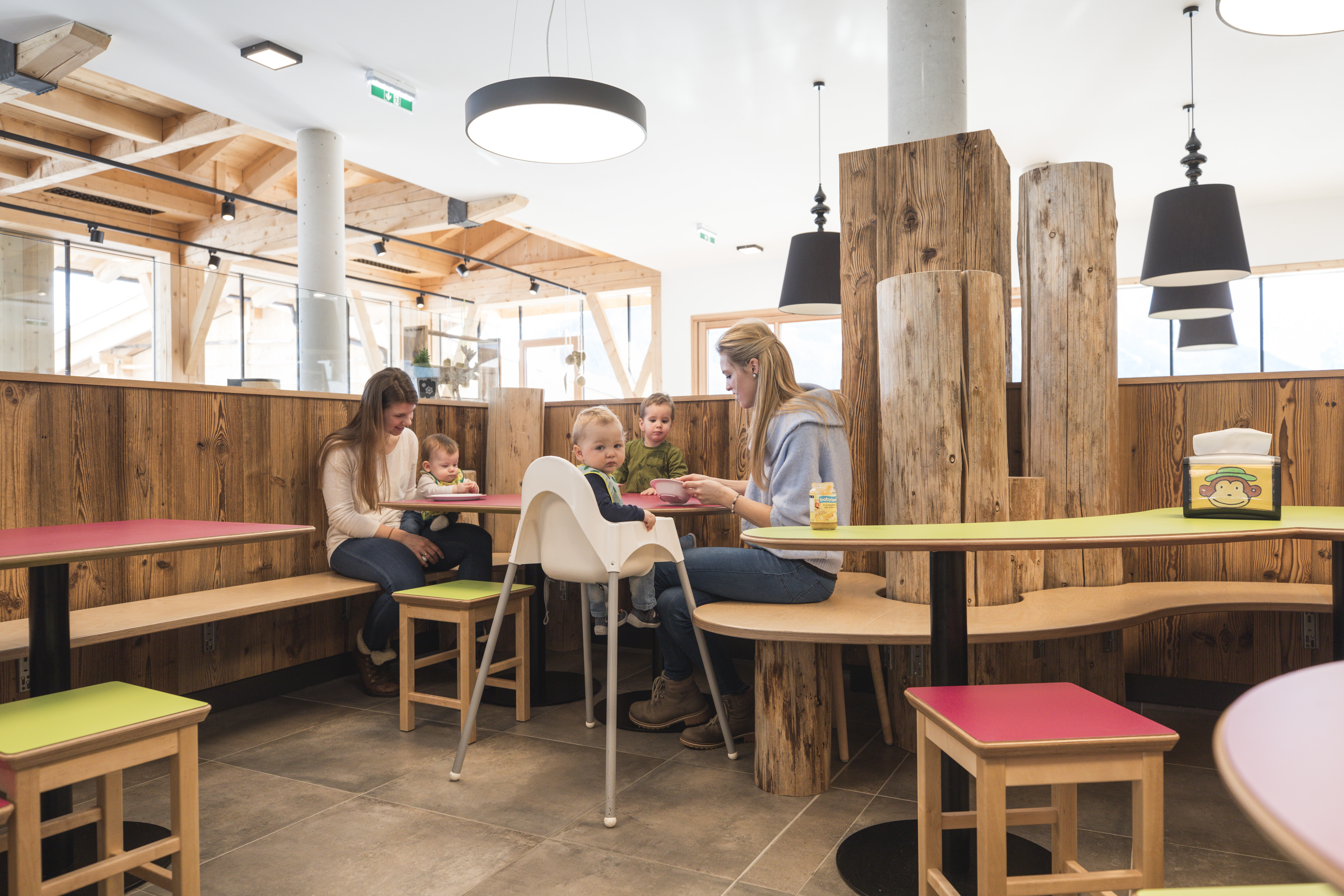 Kinderhotel: Kinderrestaurant - Almfamilyhotel Scherer****s - Familotel TIROL - Essen | Trinken