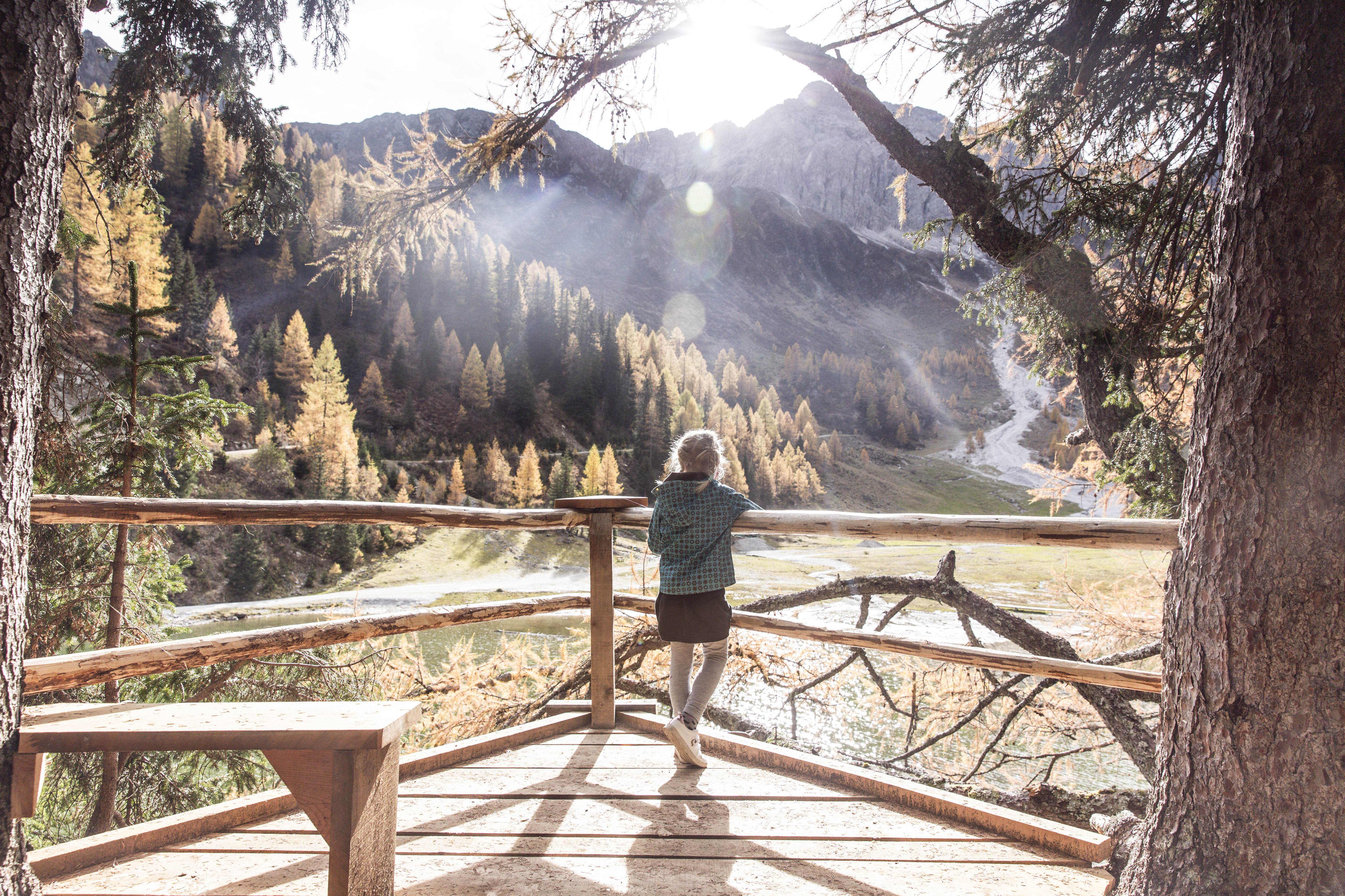 Kinderhotel: Wanderung zum Klapfsee im Dorfertal - Almfamilyhotel Scherer****s - Familotel TIROL - Spielen | Entdecken