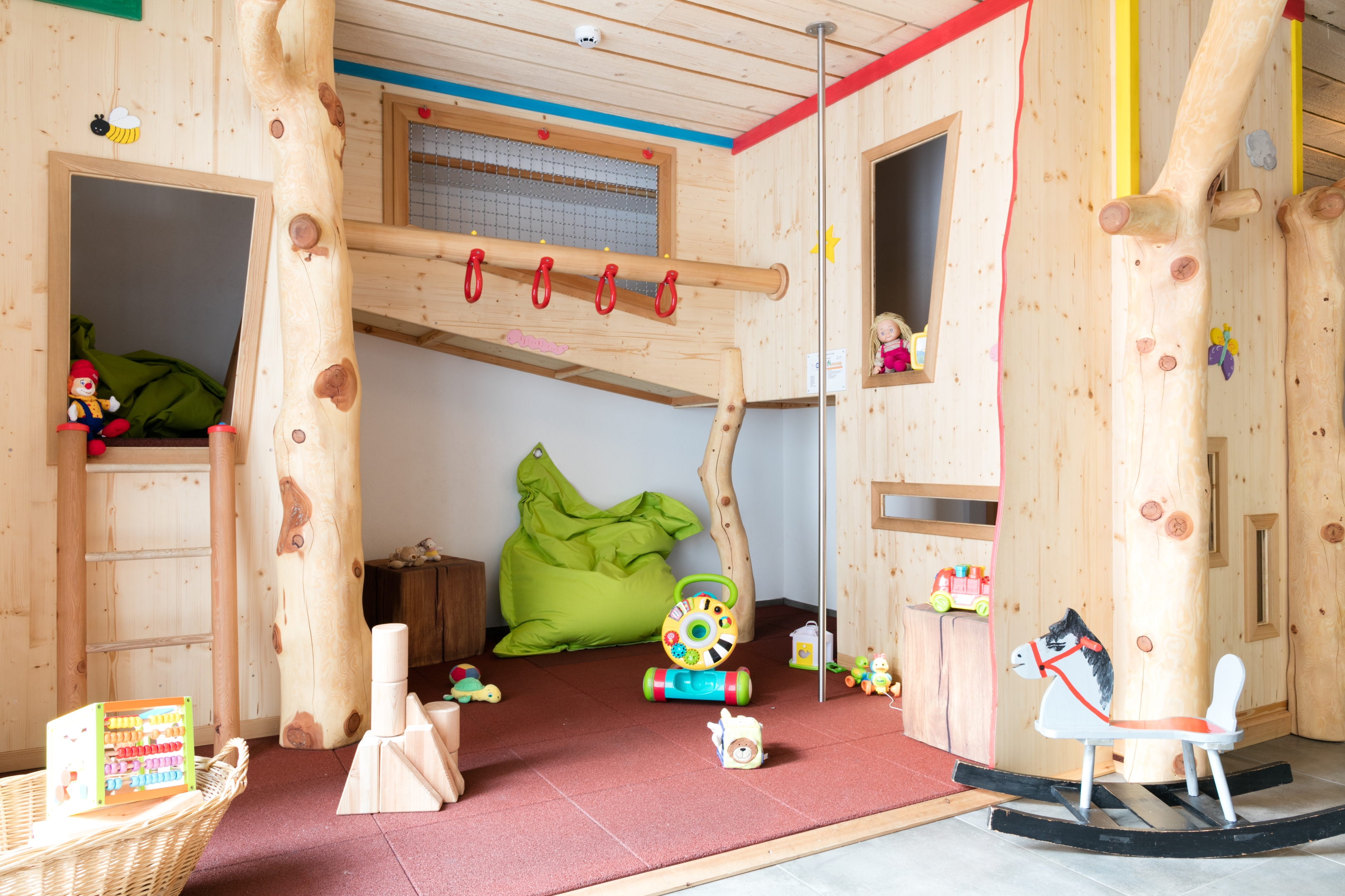 Kinderhotel: Indoor-Spielraum - Almfamilyhotel Scherer****s - Familotel TIROL - Spielen | Entdecken