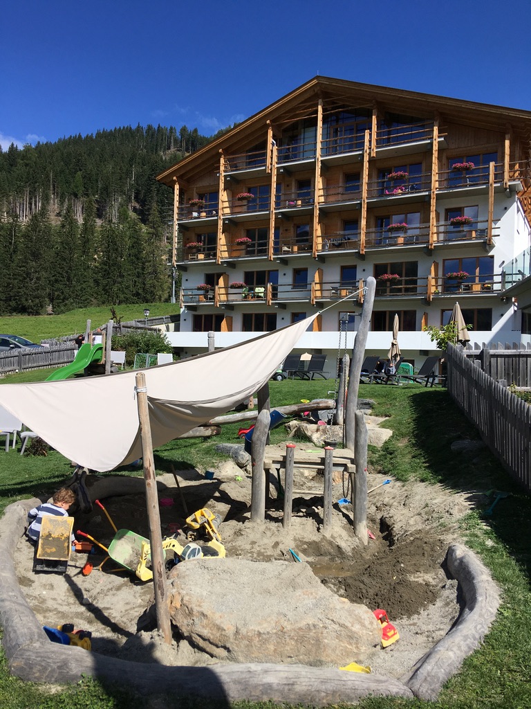 Kinderhotel: Spielplatz - Almfamilyhotel Scherer****s - Familotel TIROL
