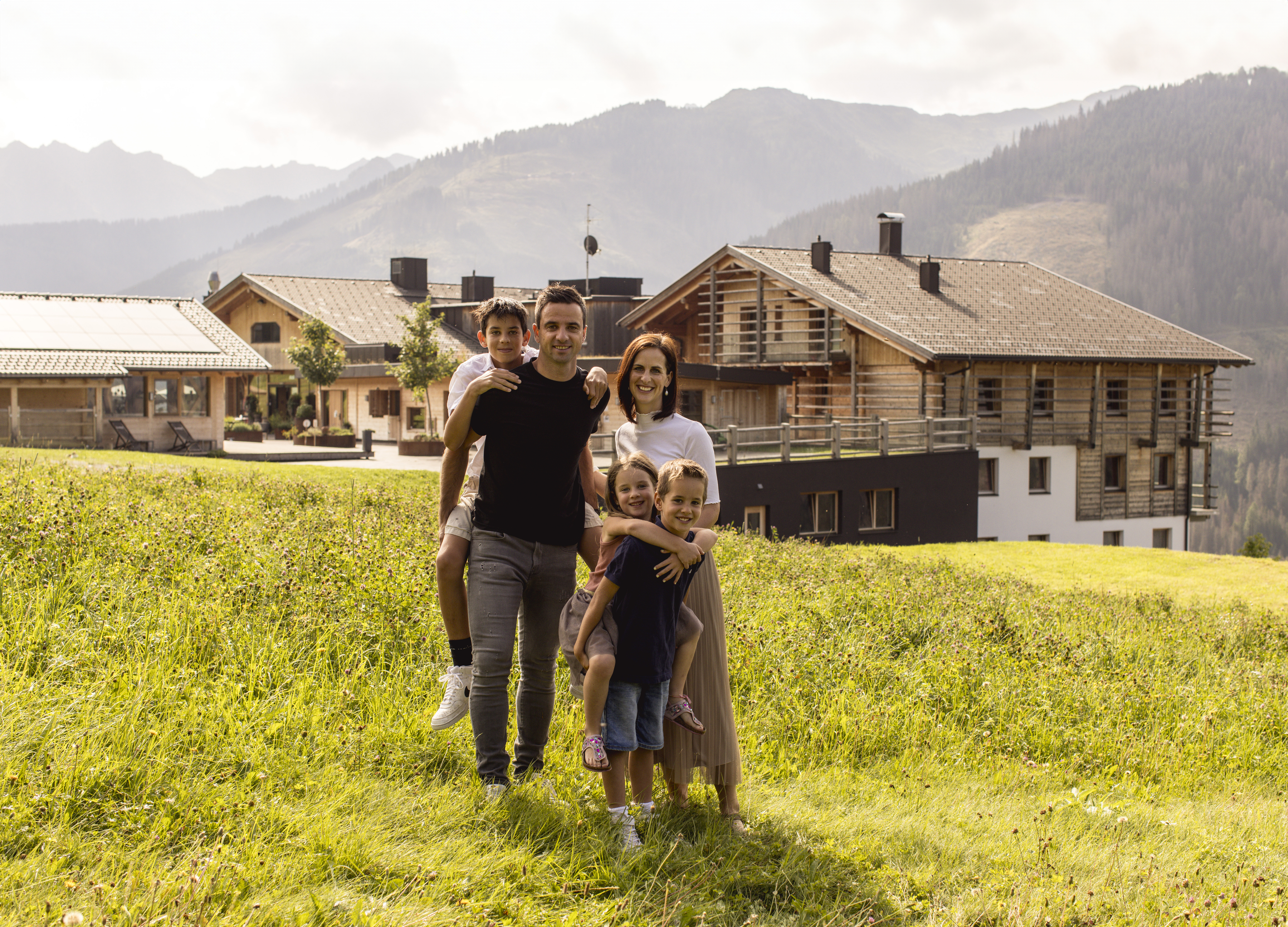 Kinderhotel: Familie Scherer - Almfamilyhotel Scherer****s - Familotel TIROL - Hotel | Umgebung